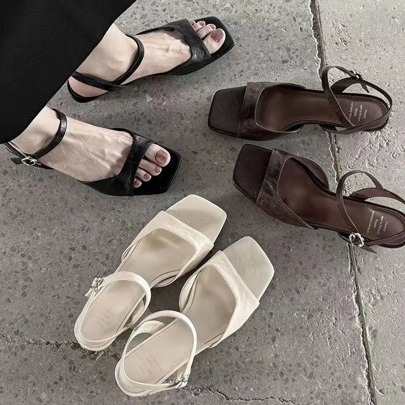 Hanna Sandals