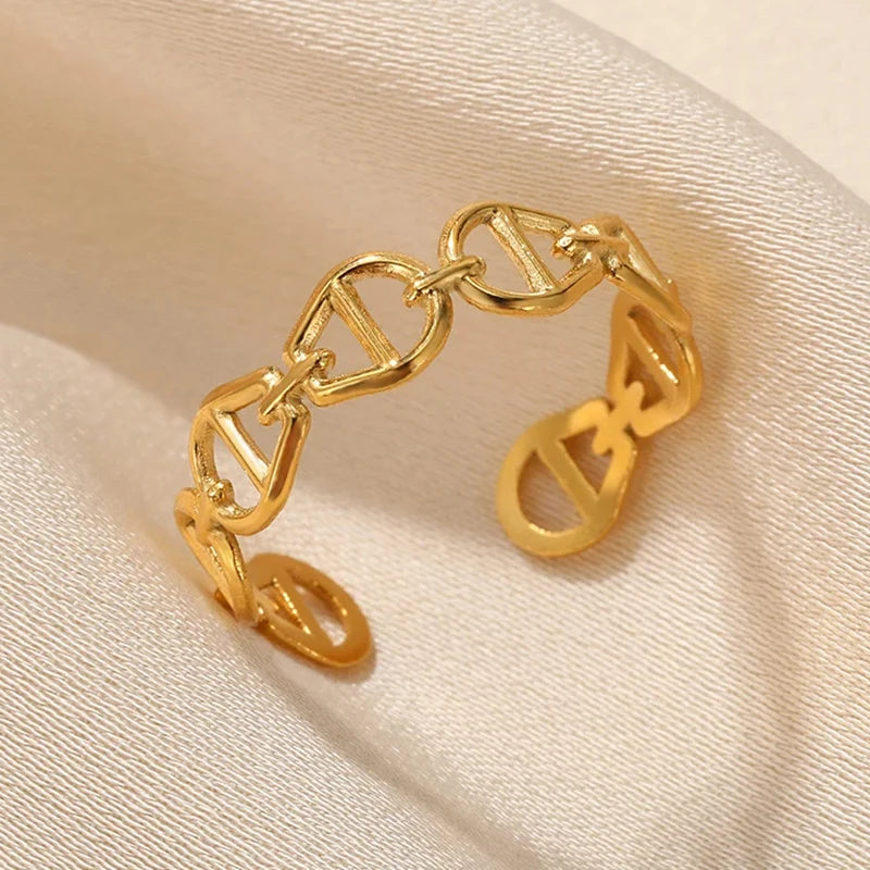 Claire Ring