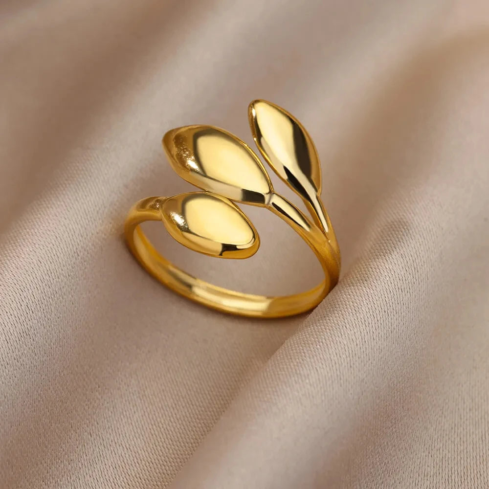 Claire Ring