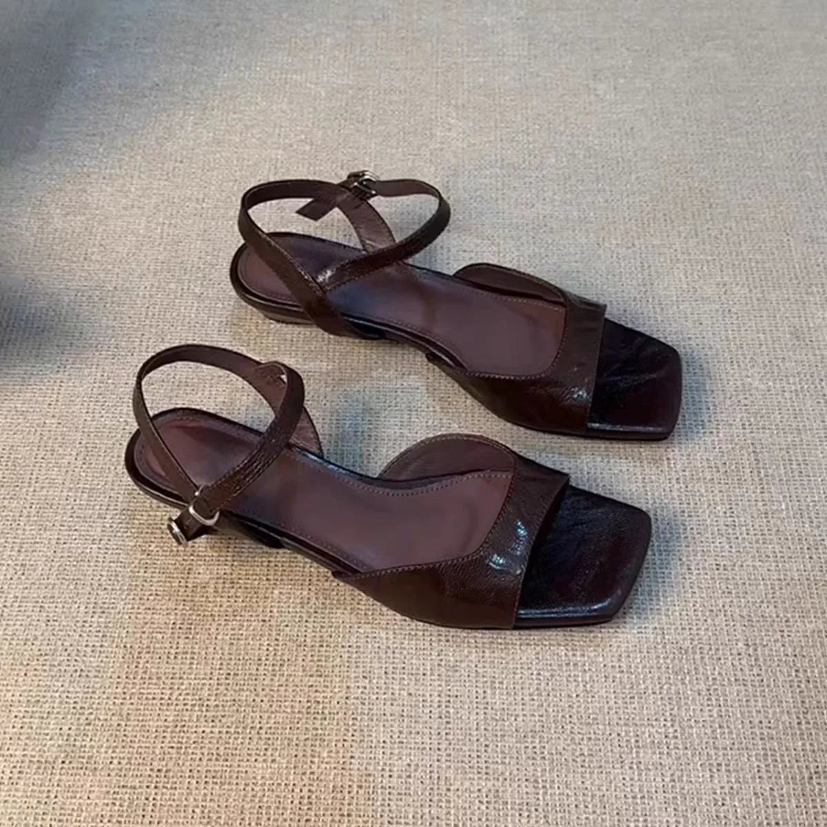 Hanna Sandals