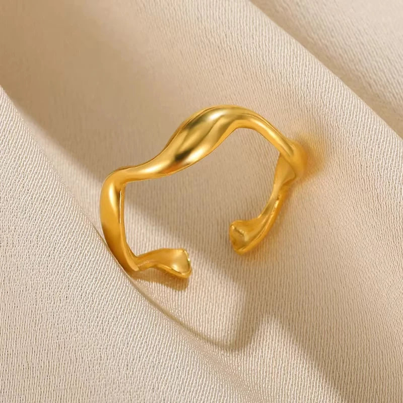 Claire Ring