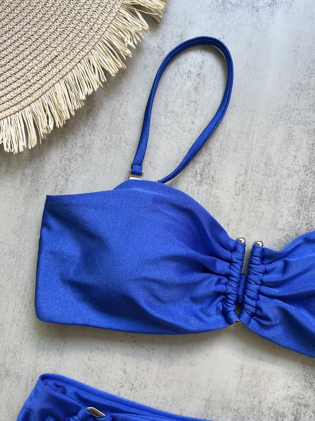 Nina Bikini