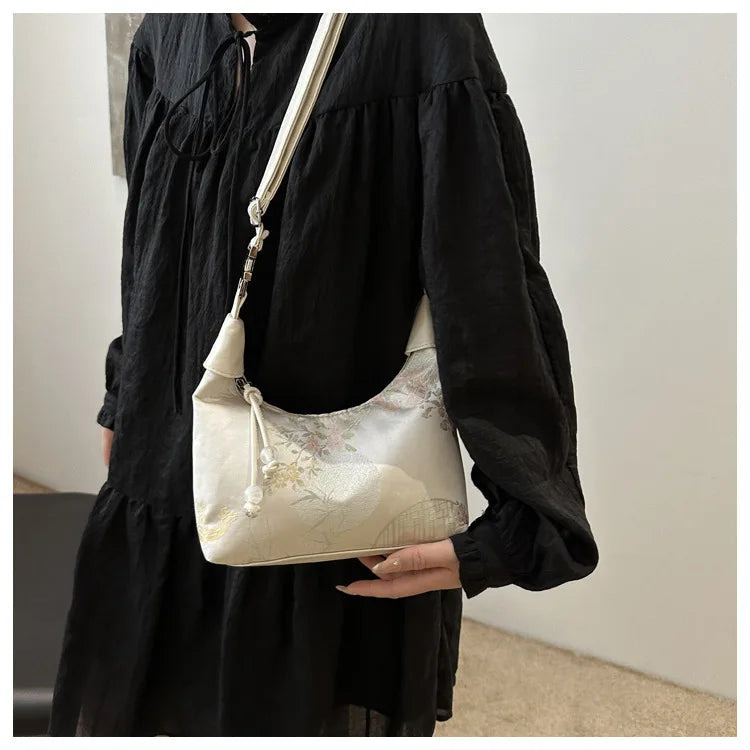 Kassandra Bag